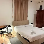 Luxury 5Br , 4Ba Penthouse In The City Center