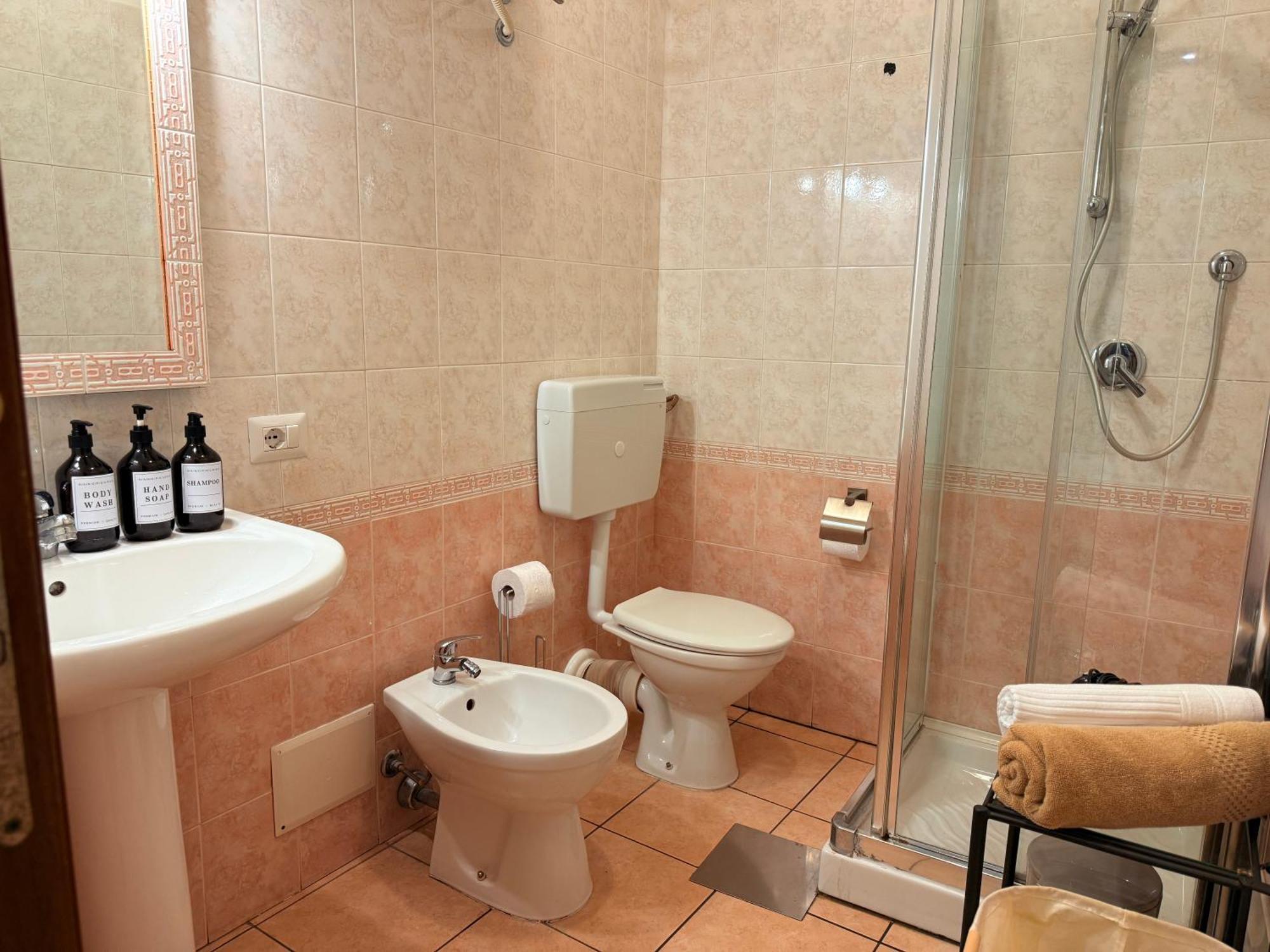 Luxury 5br , 4ba Penthouse In The Center *