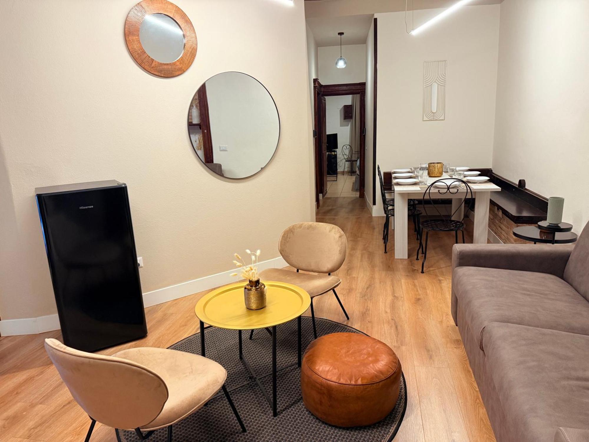 Luxury 5br , 4ba Penthouse In The Center